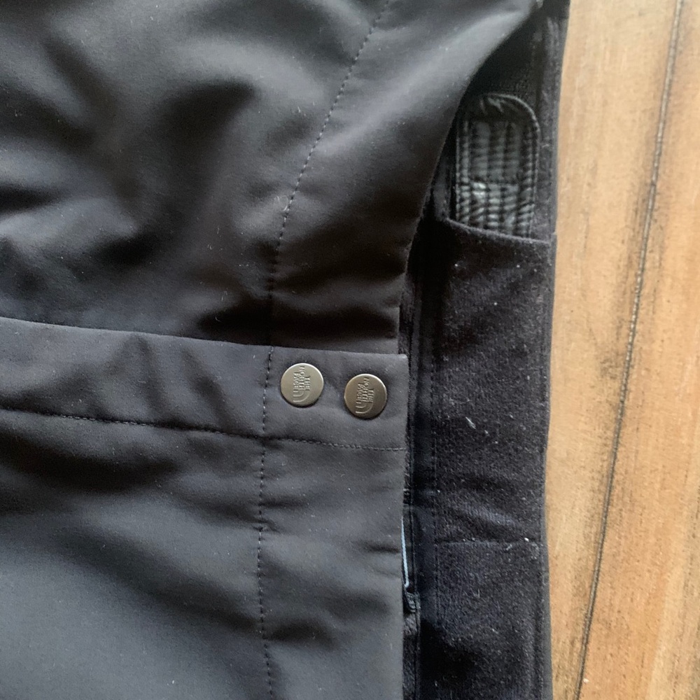 The north face women’s small snowpants